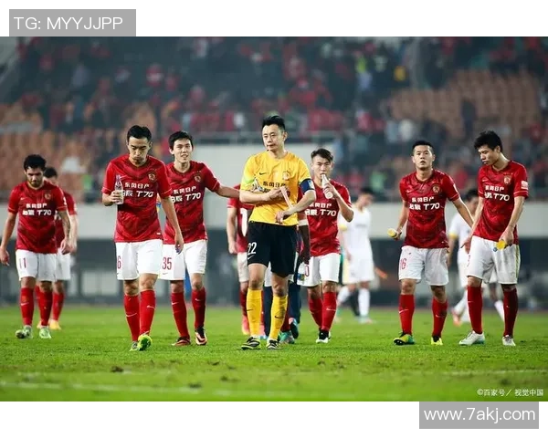 恒大俱乐部重磅签约国际足球明星引发球迷热议与期待